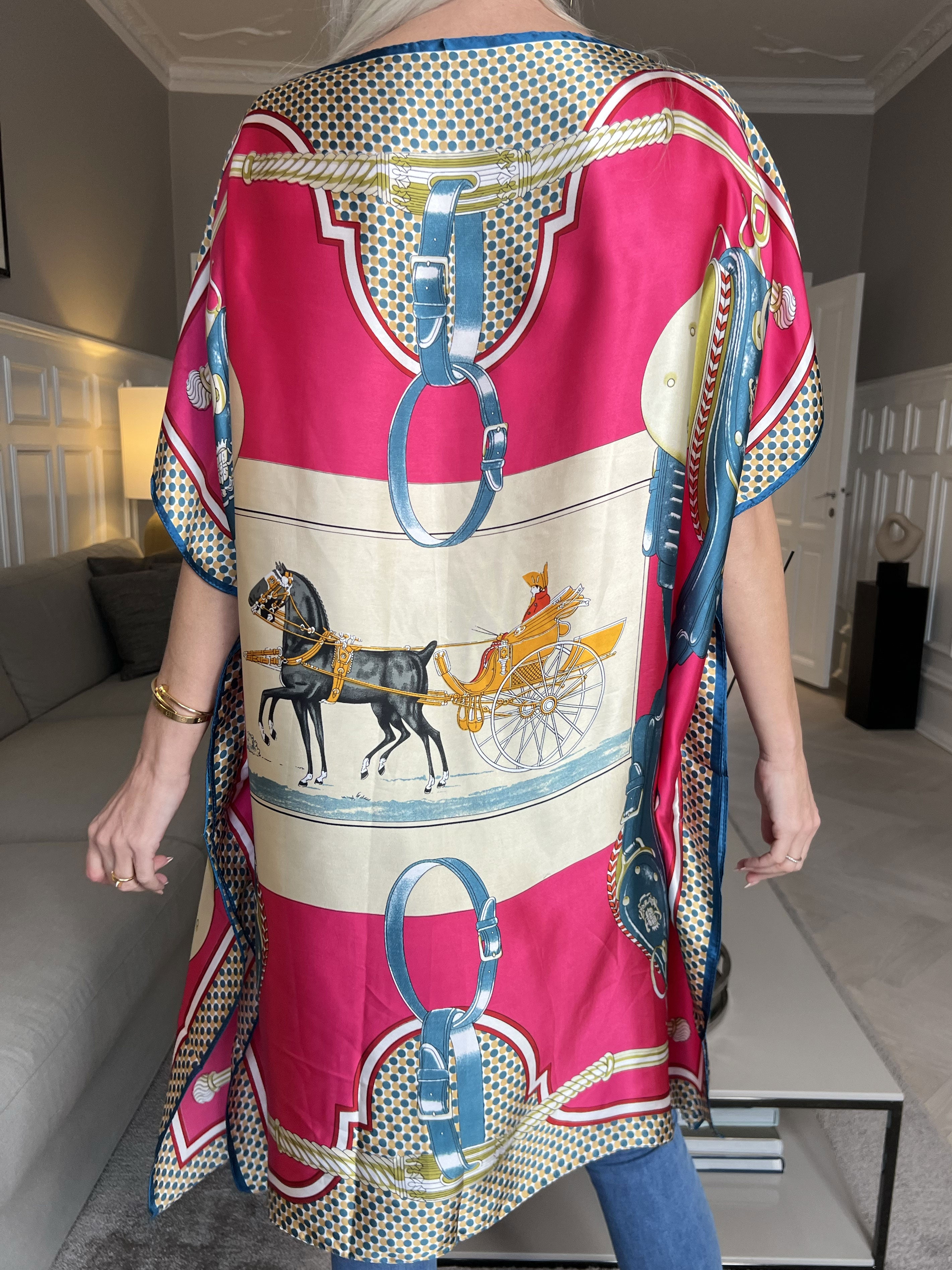 Emily - Let og luftig tunika i viskose og silke